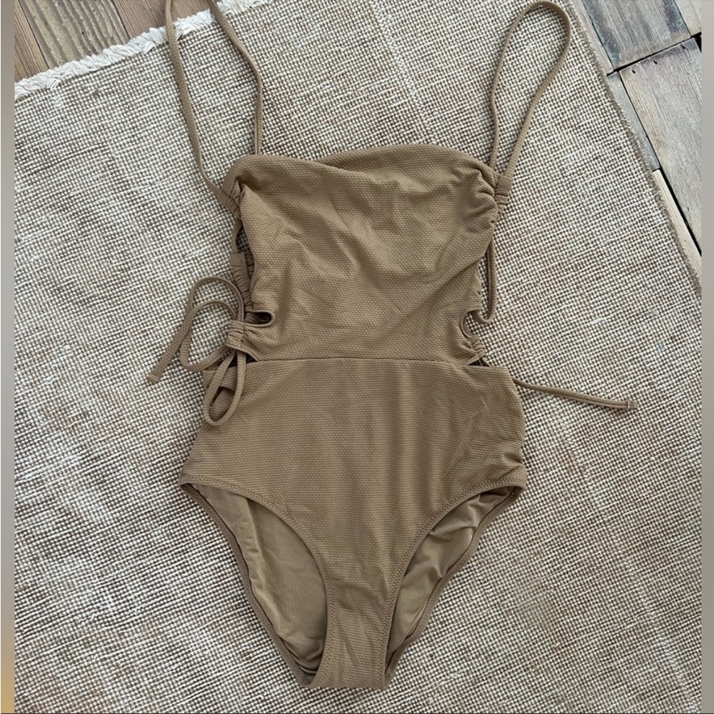 One Piece Swim 🤎